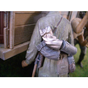 Metal gas mask container in 1/16, unpainted