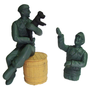 Figures in 1/16 - two soldiers with dog of HL
