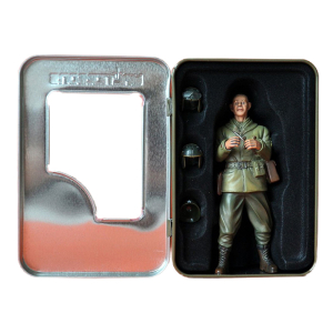 Elite series in 1/16 - Captain Commander A. Ross, standing