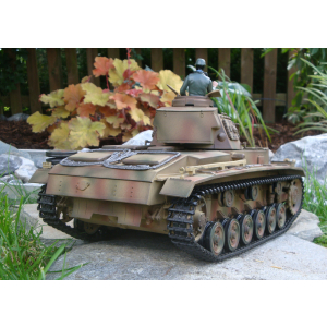 Sonderedition: Taigen 2.4 GHz Panzer III + BB Einheit 6mm + Rauch und Sound + Sommertarn