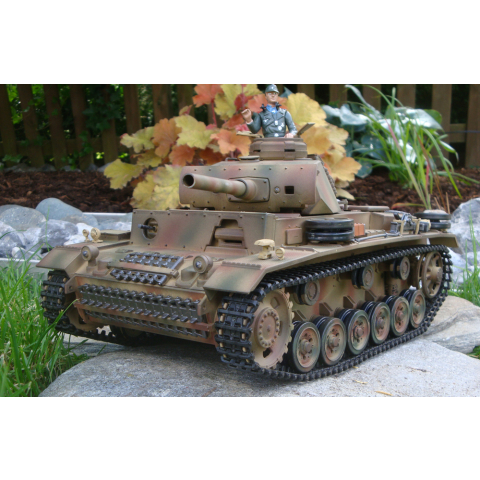 Taigen 2.4 GHz  Panzer III Special edition + Taigen gun recoil system + IR system +  + smoke and sound + Summer Tarn