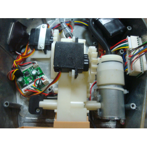 Taigen Tigre I, Airbrush édition métal en 1:16 avec unité de fumé pour le canon, recul de canon servo, flash xenon, systeme IR et platine V3, caisse en bois