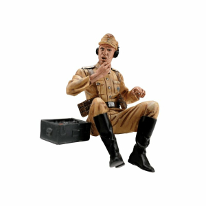 Crew for the VW swimming car (Schwimmwagen) in 1:16, radio operator Afrika, painted