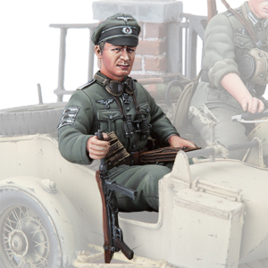 SOL - 1/16  Officier allemand avec équipement, assis