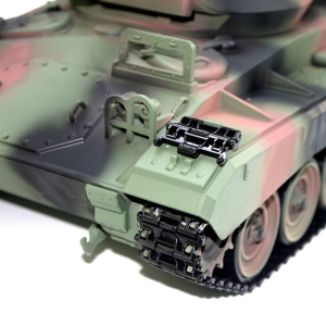 M24 Chaffee - Version PRO Camo chenilles metal noire en 1:16