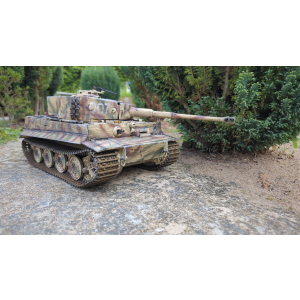 Tigre I fin de prod. WITTMANN 007 edition Airbrush métal 1:16 avec unité de fumé canon, recul canon servo, flash xenon, systeme IR et platine V3