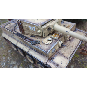 Tigre I millieu de production - "Otto Carius Bataillon 502 " edition Airbrush métal 1:16 avec unité de fumé canon, recul canon servo, flash xenon, systeme IR et platine V3