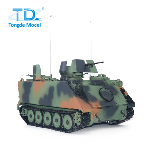 Degat minimal: M113 A1 ACAV PRO CAMO en 1/16 RTR