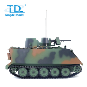 Degat minimal: M113 A1 ACAV PRO CAMO en 1/16 RTR