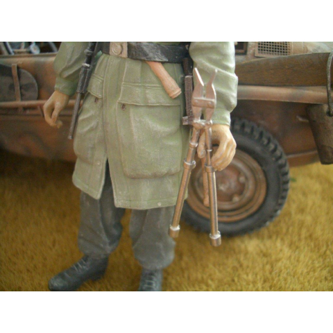 Metal bolt cutter in 1/16, unpainted